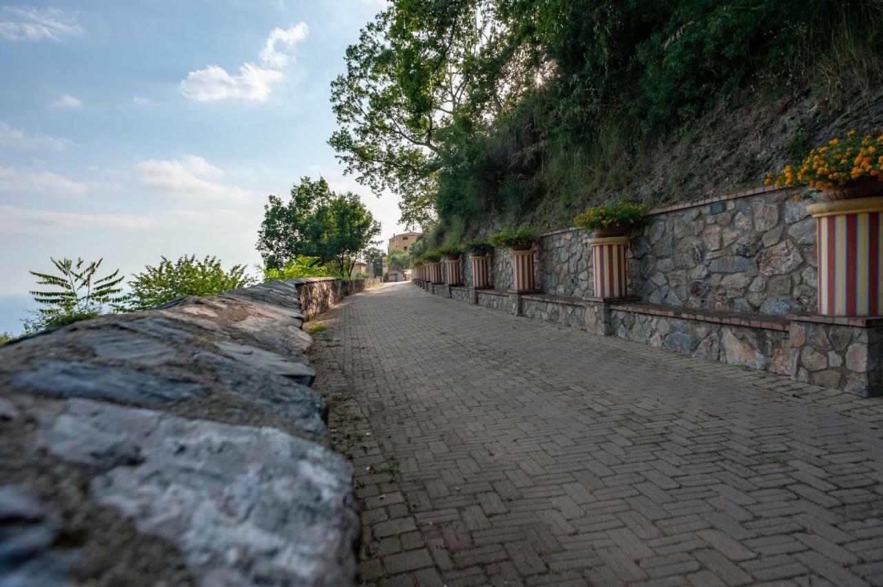 Azienda Agrituristica Le Terre Di San Leonardo Cetraro Exteriér fotografie
